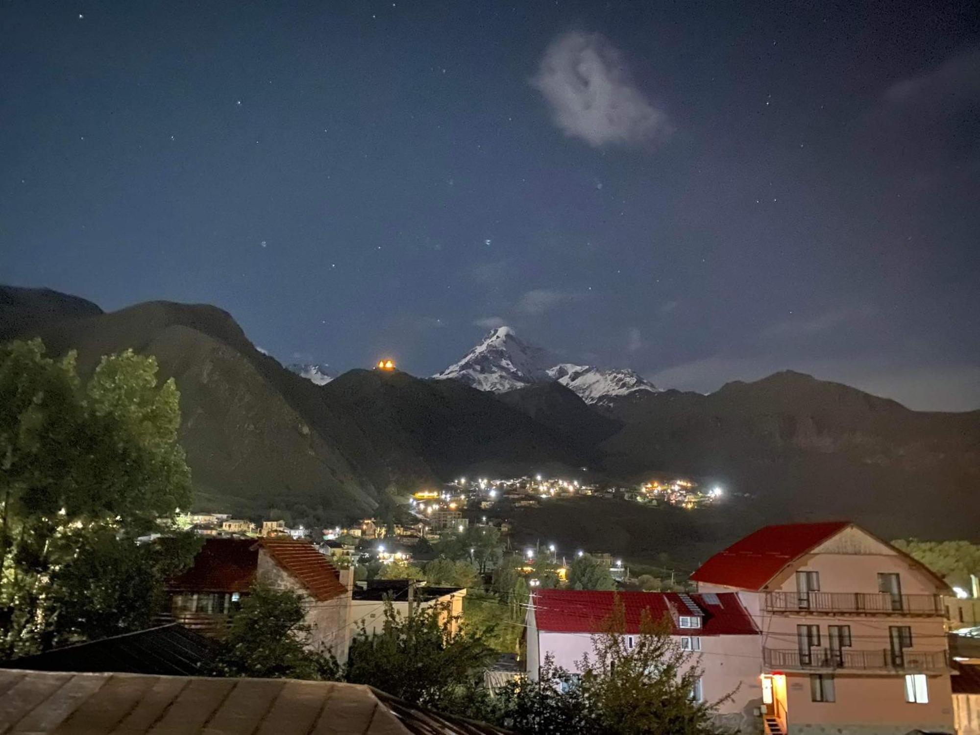 Four Season In Kazbegi Ξενοδοχείο Δωμάτιο φωτογραφία