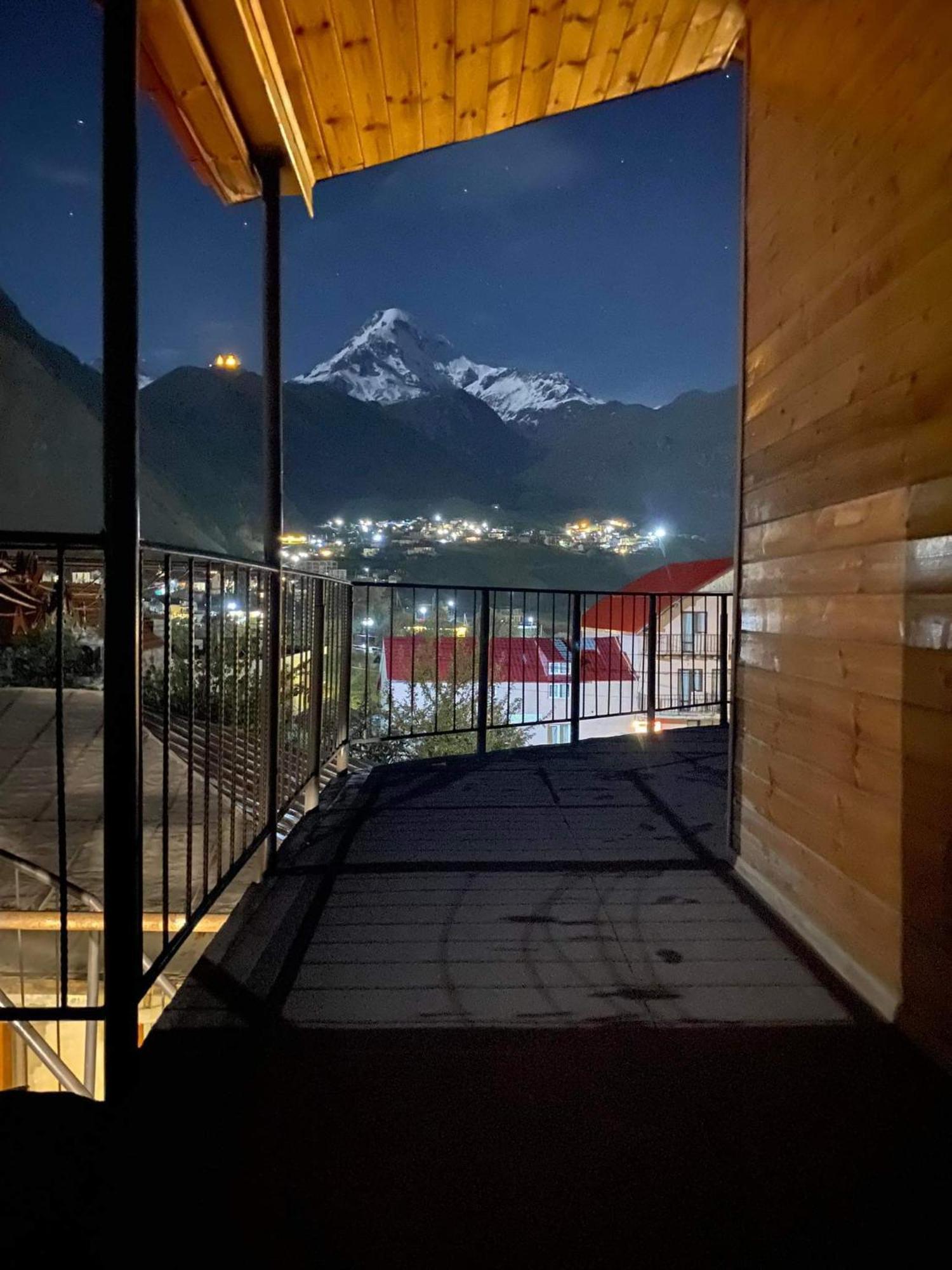 Four Season In Kazbegi Ξενοδοχείο Δωμάτιο φωτογραφία